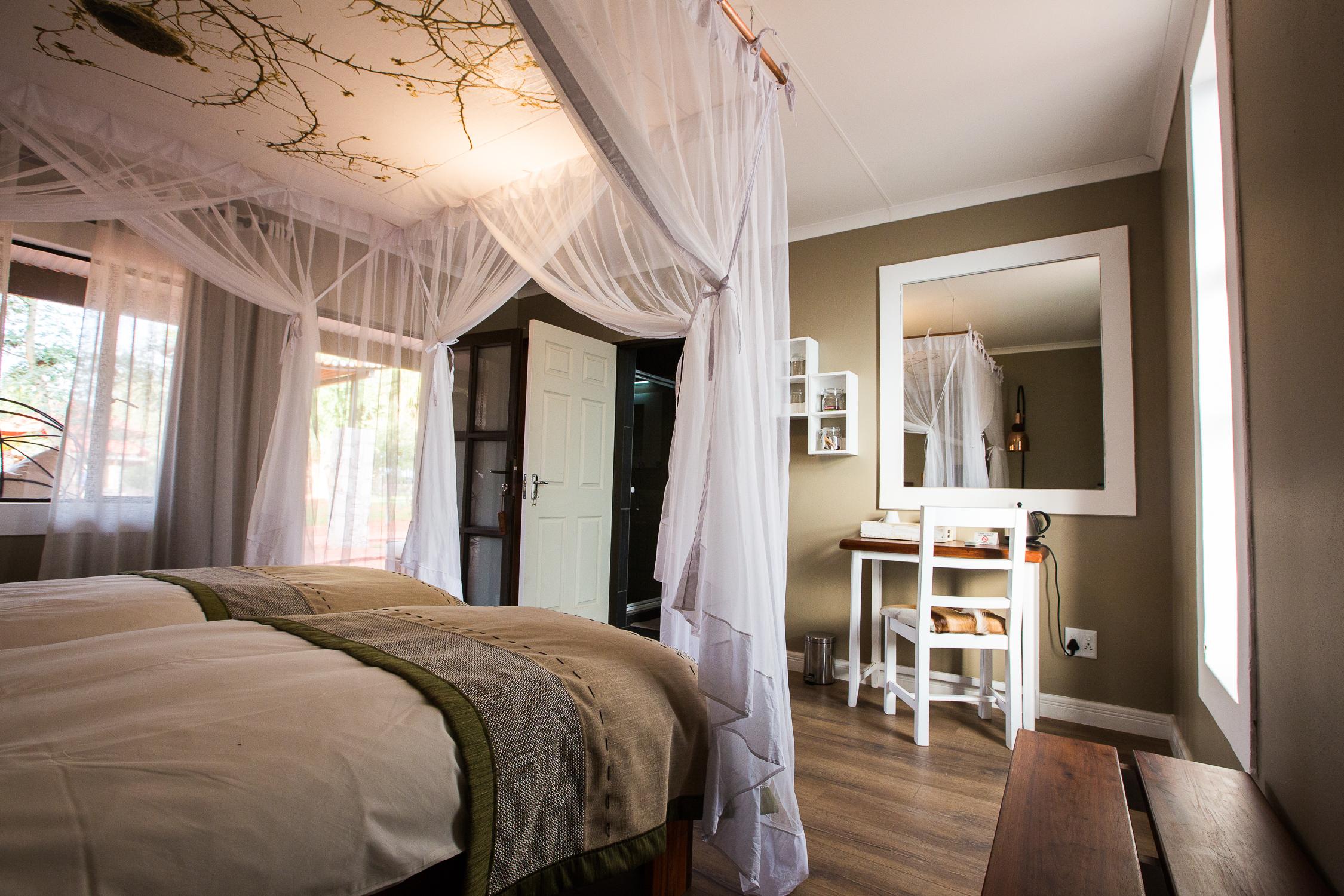 Intu Afrika Kalahari Game Reserve Kalahari Anib Lodge מראה חיצוני תמונה
