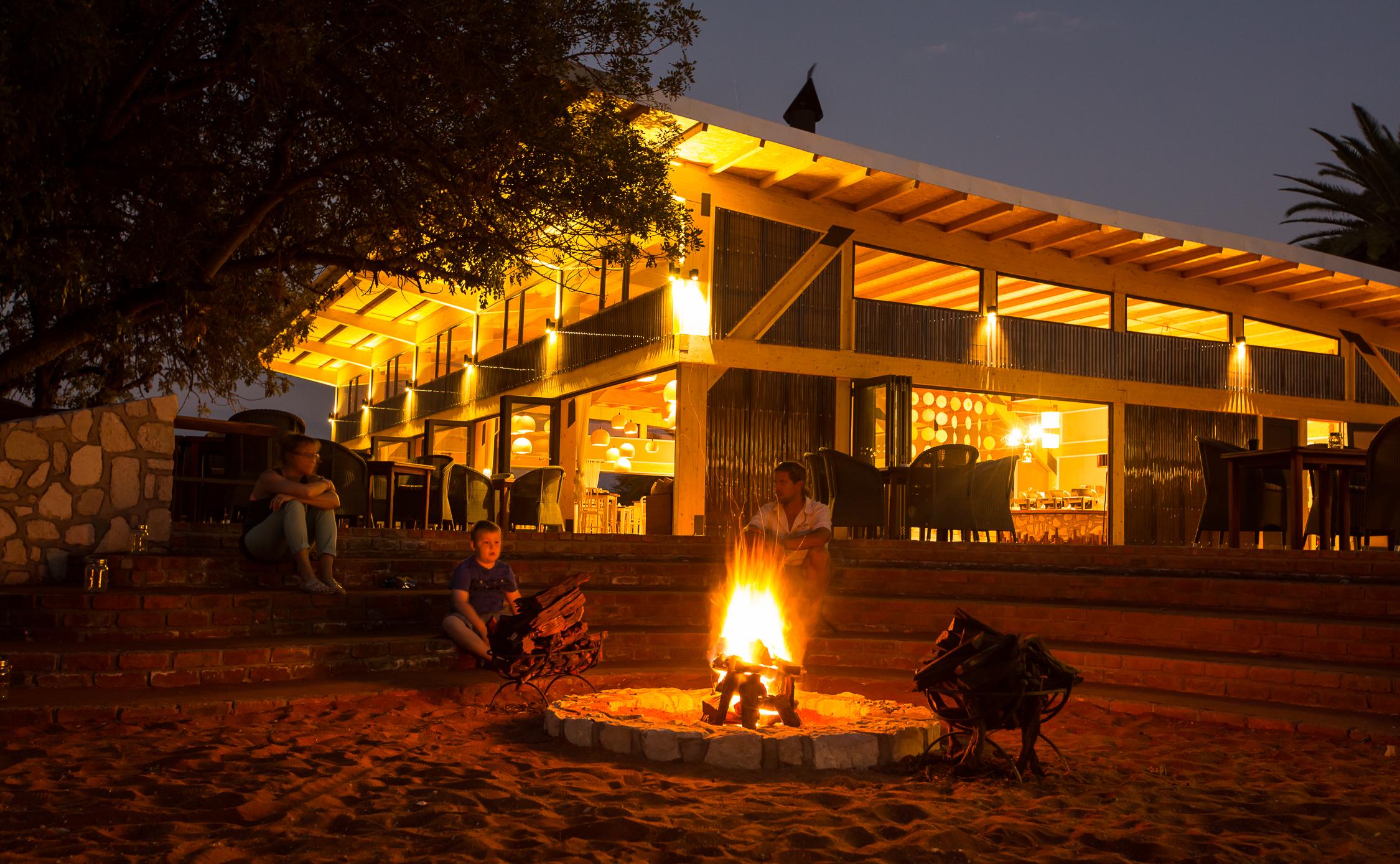 Intu Afrika Kalahari Game Reserve Kalahari Anib Lodge מראה חיצוני תמונה